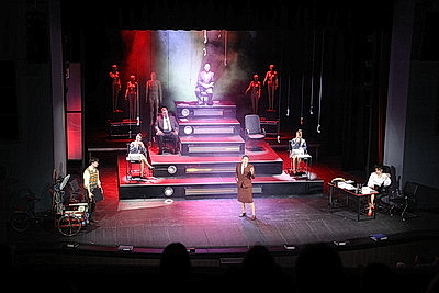 Брестский академический театр драмы представил премьеру \"Мудромер\"