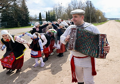 Сохранение традиций. Весенний обряд \"Ваджэнне Сулы\" в Гомельском районе