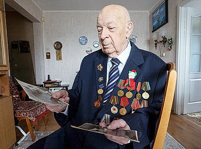 Накануне Дня Победы поздравили участника ВОВ Александра Когана из Витебска