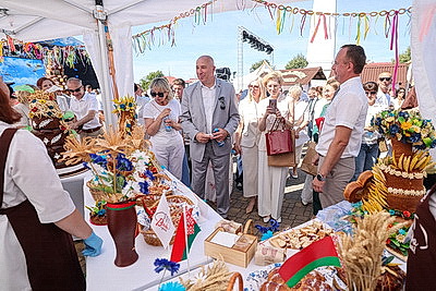 В Свислочи состоялся республиканский каравай-фест \"Бацькава булка\"
