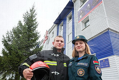 Двое в погонах. Как молодые специалисты МЧС строят карьеру и семью в Могилевской области