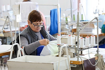 Одно из самых \"женских\" предприятий страны: швейная фабрика в Дзержинске