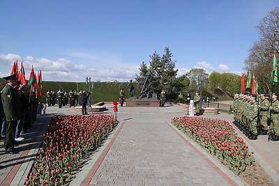 Цифровую звезду у памятника \"Советским пограничникам посвящается\" открыли в Бресте