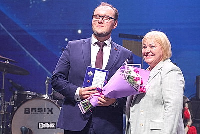 \"Они посвятили жизнь заботе о людях\". В Гомеле чествовали медработников области