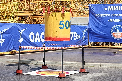 Всегда на высоте. В Минске прошел конкурс машинистов башенного крана среди женщин