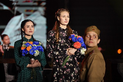 Праздничный концерт \"Дорогами Победы!\" проходит у Дворца спорта
