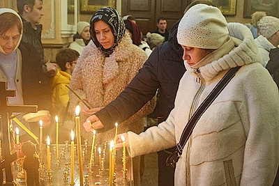 Тихая радость в шумном мире. Как минчане отмечают Рождество