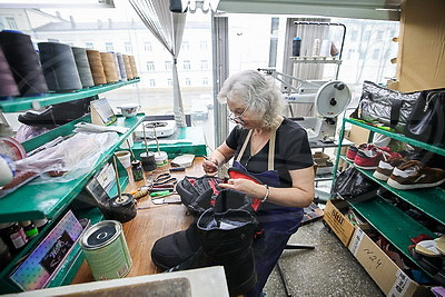 От набойки до портфеля. Как белорусские мастера дарят вещам вторую жизнь