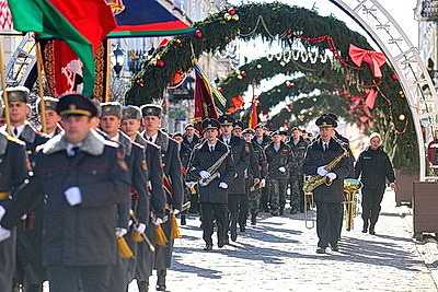 Гродненские милиционеры прошли торжественным маршем по центру города
