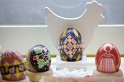 В музее Якуба Коласа представили искусство росписи яиц