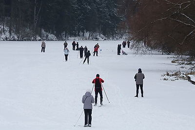 Любители активного отдыха провели праздничные выходные на снежных склонах