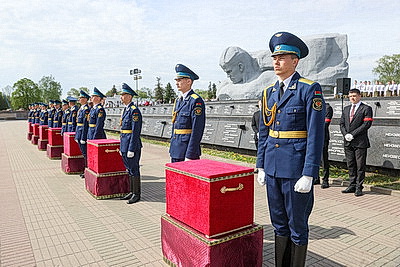 В Брестской крепости перезахоронили останки защитников легендарной цитадели над Бугом