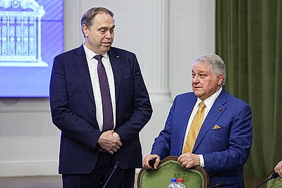 \"Получать новые знания, решать вопросы реального сектора экономики\". Глава НАН об актуальных задачах в науке