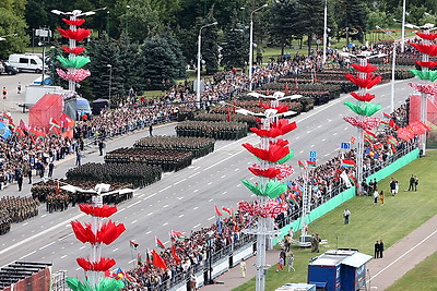 Военный парад в честь Дня Независимости прошел в Минске