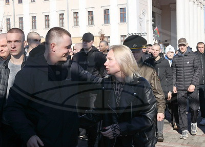 В Беларуси началась отправка призывников в войсковые части