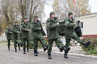 Около 300 новобранцев прибыли для прохождения воинской службы в одно из подразделений 103-й ОВДБР