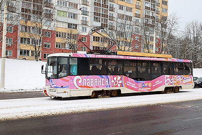 Трамвай с символикой "Славянского базара" начал курсировать в Витебске
