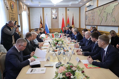 Турчин провел встречу с делегацией Омской области