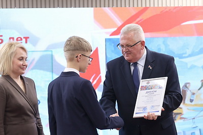 Победителей конкурса рисунков "Выборы глазами детей" наградили в Минске