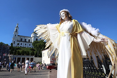 Яркая праздничная атмосфера царит в фестивальном Витебске