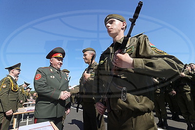 Около 2,4 тыс. военнослужащих принесли присягу в Борисове