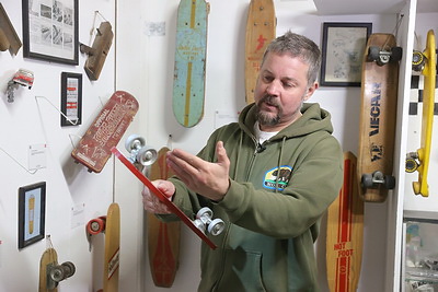 Минчанин создал музей скейтбординга и в свои 49 лет продолжает кататься на доске