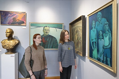 На выставке "Цена Победы" в Витебске представлены более 40 картин