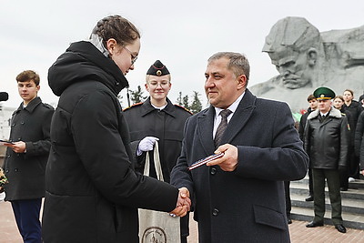 В Брестской крепости школьникам вручили паспорта