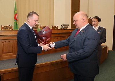 Председателя Витебского областного Совета избрали на первой после единого дня голосования сессии