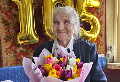 Жительницу Езерища поздравили со 105-летием и Международным женским днем