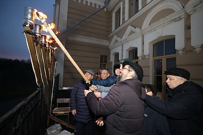 Иудеи всего мира празднуют Хануку