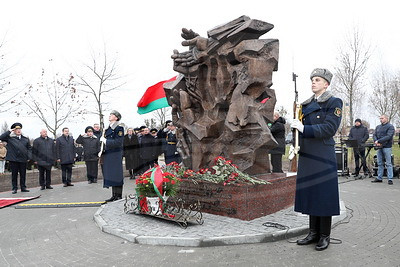 Монумент "Древо жизни" в память о жертвах геноцида белорусского народа установили вблизи Брестской крепости