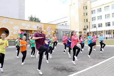В больницах Минска организовали флешмоб к Международному дню защиты детей