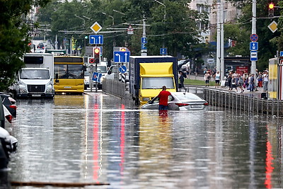 Улицы превратились в реки. Непогода накрыла Минск