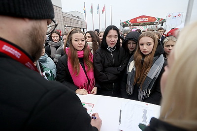 Городской квест и интерактивные площадки: второй день "Марафона единства" проходит в Бресте