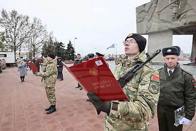 Военнослужащие нового пополнения внутренних войск МВД приняли присягу в Витебске