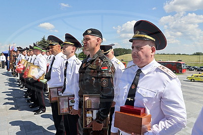 На Кургане Славы наградили лучших сотрудников милиции Минской области