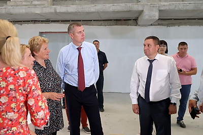 Глава Администрации ознакомился со строительством спортивно-оздоровительного центра в Мозыре