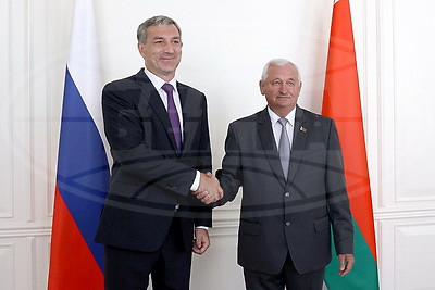 Пархомчик провел встречу с губернатором Амурской области России