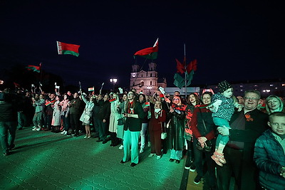 Жители Гродно присоединились к акции "Споем День Победы вместе!"