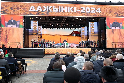 Лукашенко принял участие в фестивале-ярмарке "Дажынкі-2024" в Климовичах