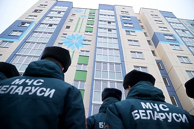 Спасателям Могилевской области вручили ключи от арендного жилья