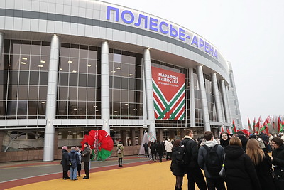 Физкультурно-оздоровительный центр "Полесье-Арена" открыли в Мозыре на "Марафоне единства"