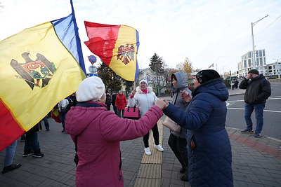 Граждане Молдовы из Курской области проголосовали во втором туре выборов президента в Минске