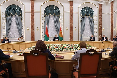 Лукашенко: Конституционному Суду нужно занять лидерскую позицию в реализации положений Основного закона