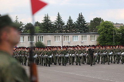 Белорусские военные готовятся к военному параду