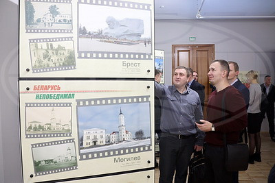 Временную экспозицию "Беларусь единая и непобедимая" представили в историческом музее