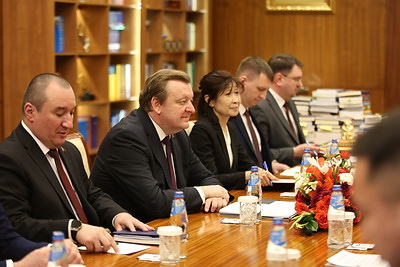 Алейник передал Президенту Монголии послание от Лукашенко
