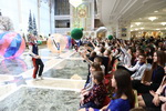 "Новогодние приключения" организовали во Дворце Независимости для детей из Беларуси, России и Литвы