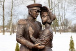 Запечатленная в бронзе история любви: в Богушевске открыли посвященную семейной верности скульптуру